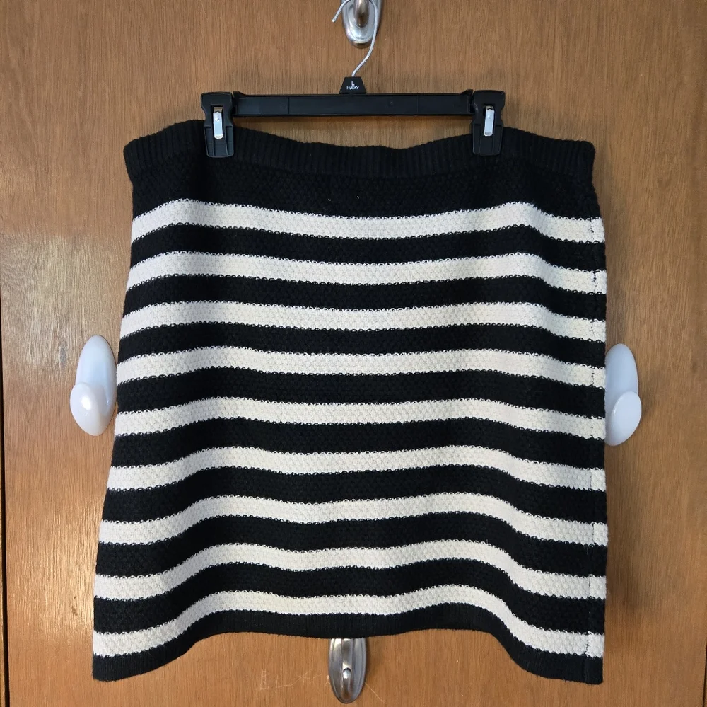 NWT, A New Day, Black and White Striped Skirt XXL. - Picture 6 of 6